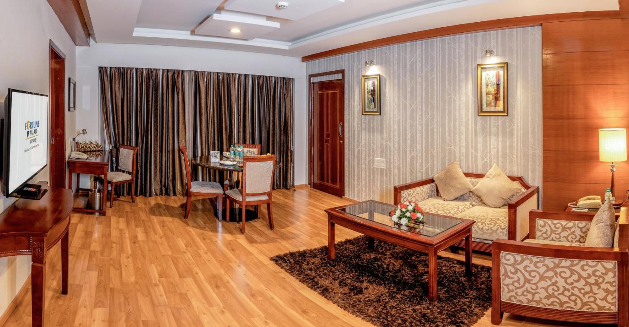 Fortune Jp Palace, Mysore - Member Itc Hotels' Group Extérieur photo Suite room at the hotel