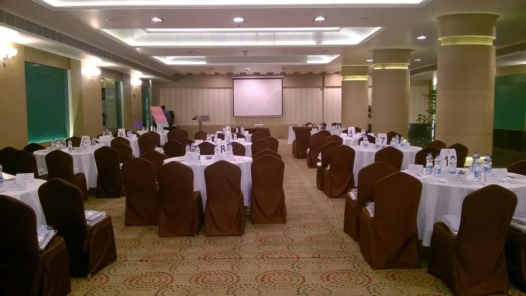Fortune Jp Palace, Mysore - Member Itc Hotels' Group Extérieur photo A meeting room at a hotel